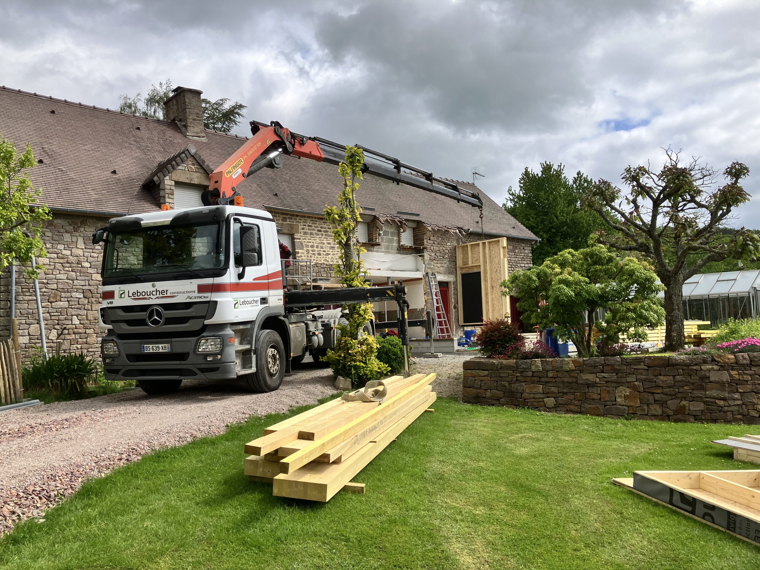 Camion pour construction maison ossature bois